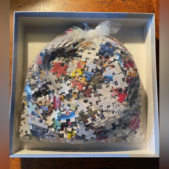 “FLEA MARKET FOODIE FINDS” 1,000 PIECE PUZZLE FROM HALLMARK MINT & COMPLETE COND - Picture 3 of 4